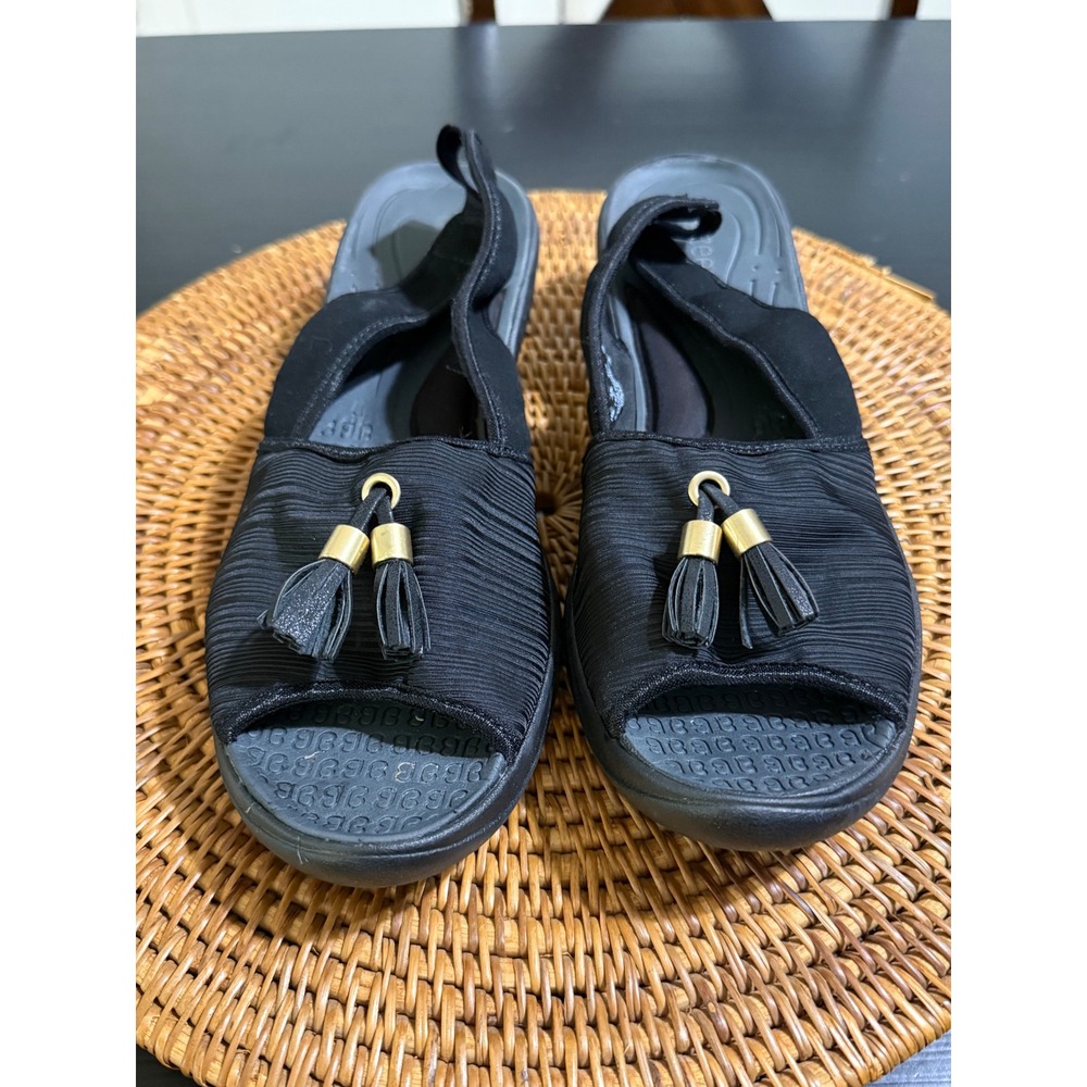 Bzees Mirage Black Tassel Slingback Wedge Sandals Womens 11M Peep Toe Comfort